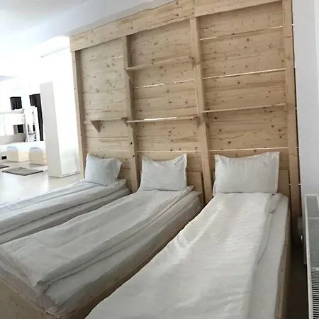 Otel Nova 3*