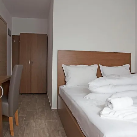 Otel Nova 3*