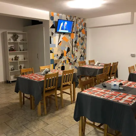 Hotell Nova Popesti-Leordeni